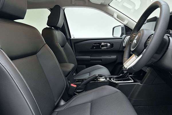 2025 Mitsubishi Triton GLS MV 4X4 thumb-10
