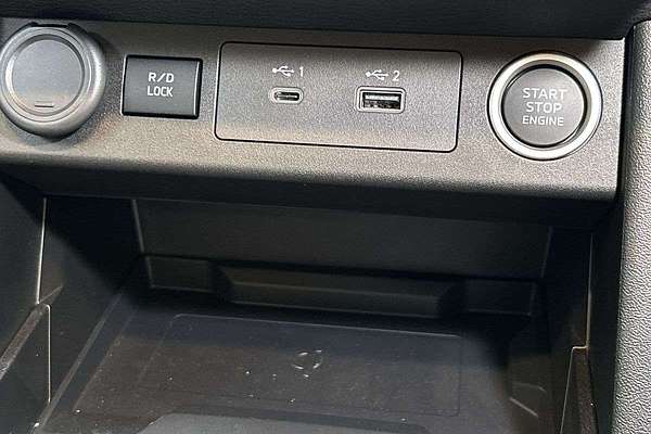 2025 Mitsubishi Triton GLS MV 4X4 thumb-13