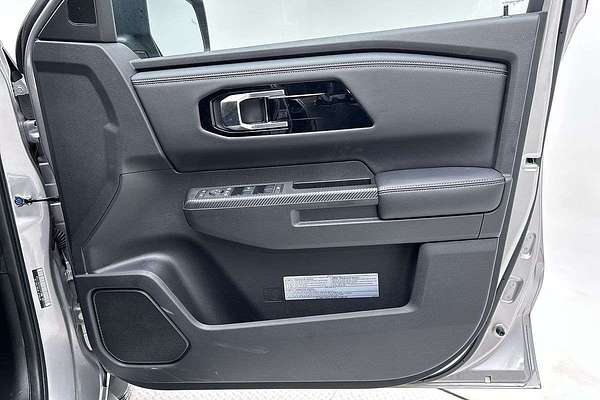 2025 Mitsubishi Triton GLS MV 4X4 thumb-16