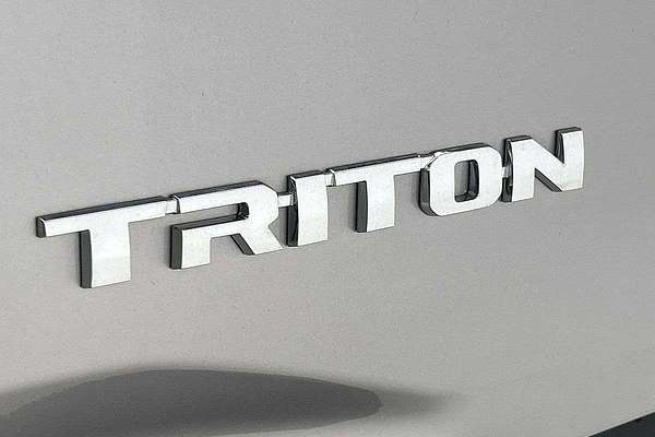 2025 Mitsubishi Triton GLS MV 4X4 thumb-19