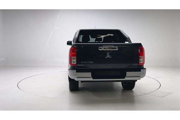 2025 Mitsubishi Triton GLS MV 4X4 thumb-6