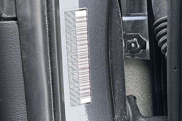 2025 Mitsubishi Triton GLS MV 4X4 thumb-23