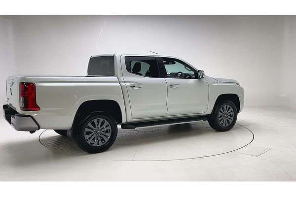 2025 Mitsubishi Triton GLS MV 4X4 thumb-7