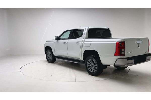 2025 Mitsubishi Triton GLS MV 4X4 thumb-5