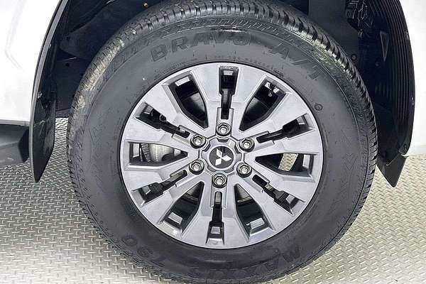 2025 Mitsubishi Triton GLS MV 4X4 thumb-9