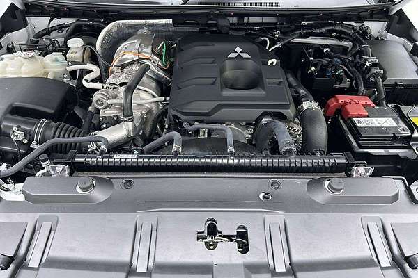 2025 Mitsubishi Triton GLS MV 4X4 thumb-10