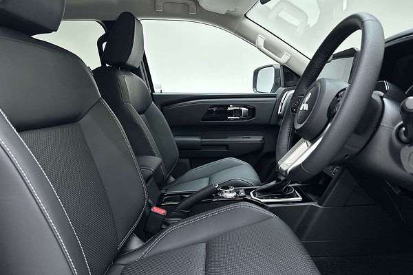 2025 Mitsubishi Triton GLS MV 4X4 thumb-12
