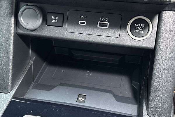 2025 Mitsubishi Triton GLS MV 4X4 thumb-15