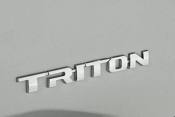 2025 Mitsubishi Triton GLS MV 4X4 thumb-21