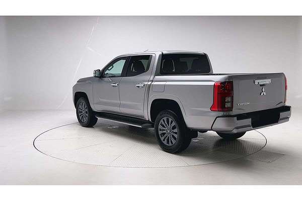 2025 Mitsubishi Triton GLS MV 4X4 thumb-5