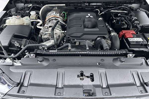 2025 Mitsubishi Triton GLS MV 4X4 thumb-10