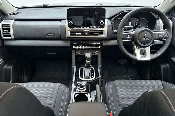 2025 Mitsubishi Triton GLS MV 4X4 thumb-19