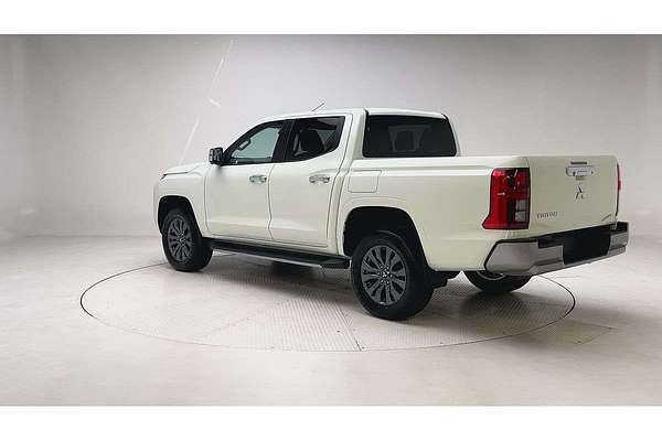 2025 Mitsubishi Triton GLS MV 4X4 thumb-5