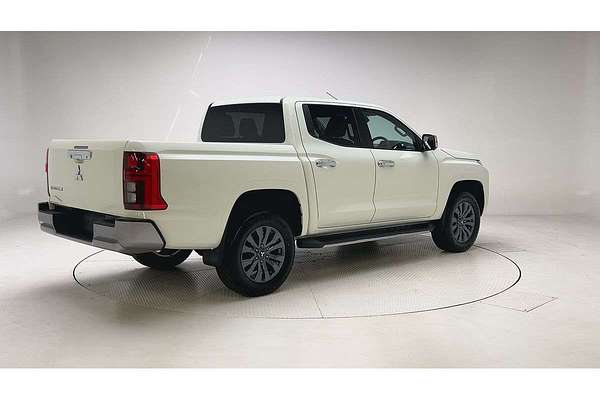 2025 Mitsubishi Triton GLS MV 4X4 thumb-7