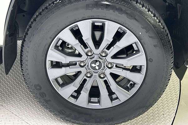 2025 Mitsubishi Triton GLS MV 4X4 thumb-9