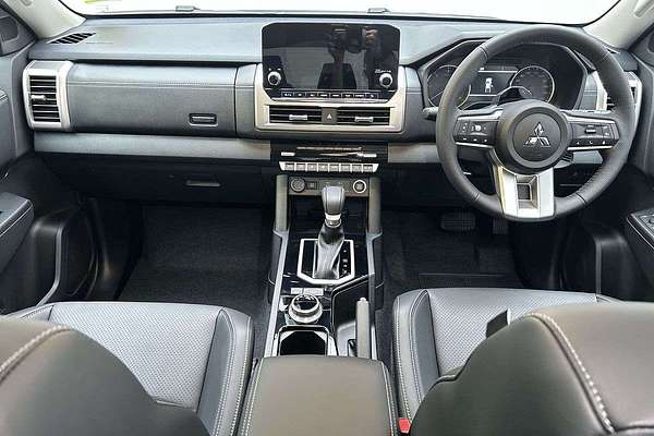 2025 Mitsubishi Triton GLS MV 4X4 thumb-19