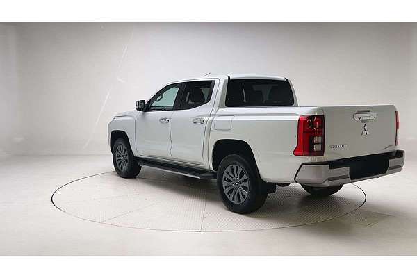 2025 Mitsubishi Triton GLS MV 4X4 thumb-5