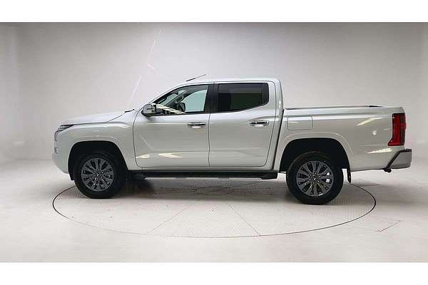 2025 Mitsubishi Triton GLS MV 4X4 thumb-4