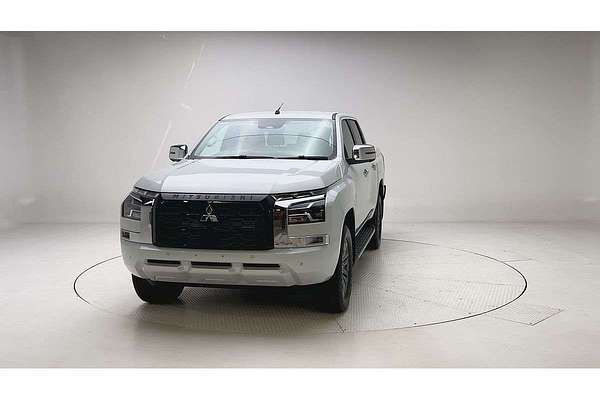 2025 Mitsubishi Triton GLS MV 4X4 thumb-2