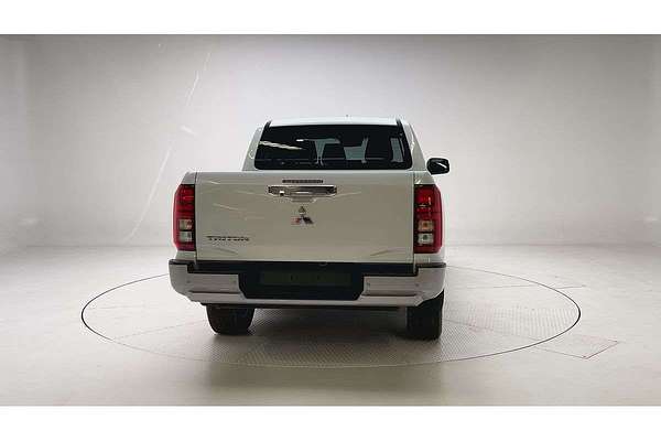 2025 Mitsubishi Triton GLS MV 4X4 thumb-6