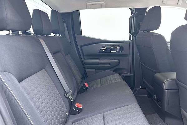 2025 Mitsubishi Triton GLS MV 4X4 thumb-11