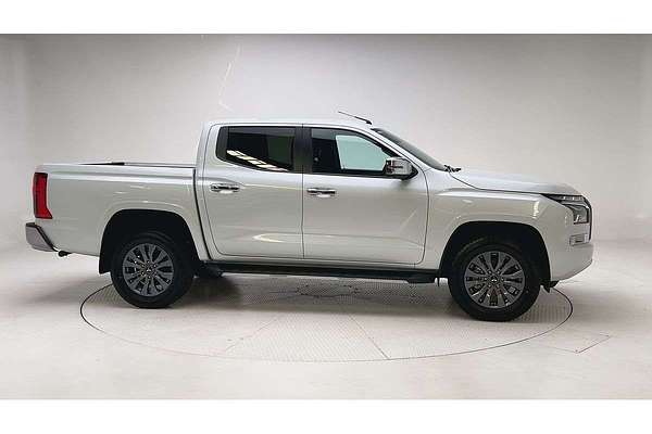 2025 Mitsubishi Triton GLS MV 4X4 thumb-8