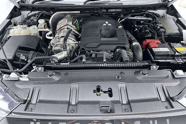 2025 Mitsubishi Triton GLS MV 4X4 thumb-10