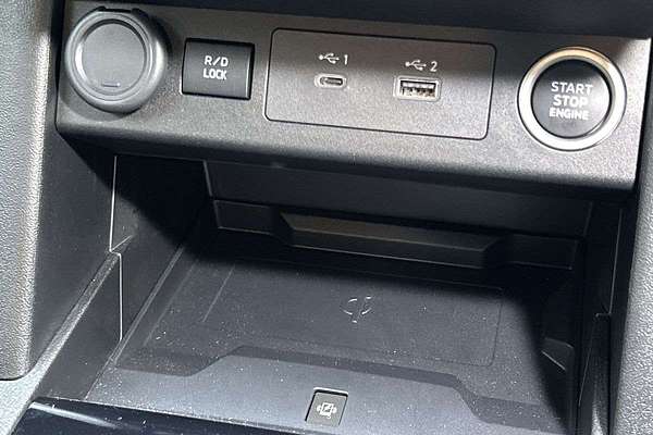 2025 Mitsubishi Triton GLS MV 4X4 thumb-15