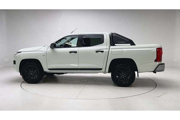 2025 Mitsubishi Triton GLS MV 4X4 thumb-4