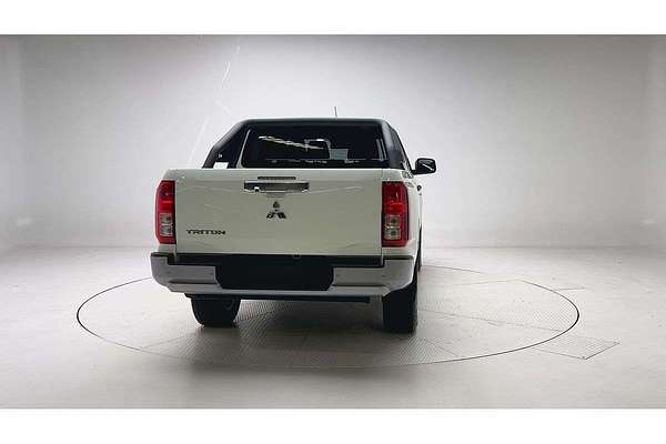 2025 Mitsubishi Triton GLS MV 4X4 thumb-6