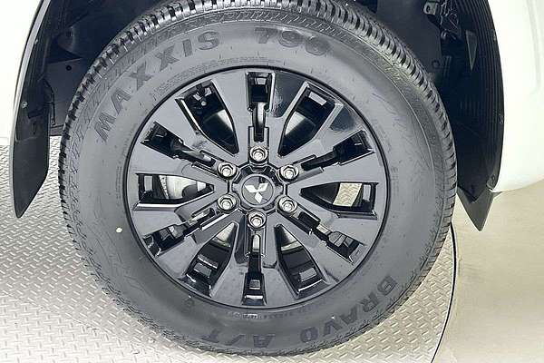 2025 Mitsubishi Triton GLS MV 4X4 thumb-9