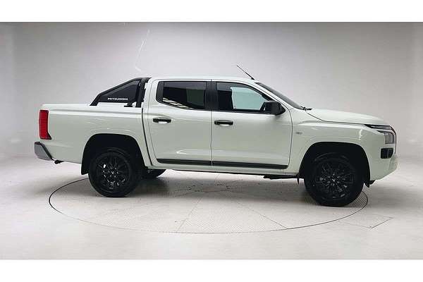 2025 Mitsubishi Triton GLS MV 4X4 thumb-8