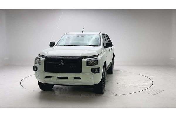 2025 Mitsubishi Triton GLS MV 4X4 thumb-2