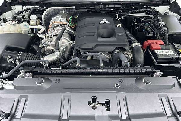 2025 Mitsubishi Triton GLS MV 4X4 thumb-10