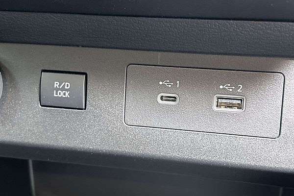 2025 Mitsubishi Triton GLS MV 4X4 thumb-15