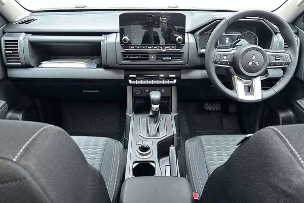 2025 Mitsubishi Triton GLS MV 4X4 thumb-19