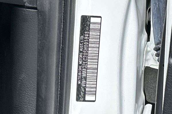 2025 Mitsubishi Triton GLS MV 4X4 thumb-23