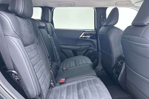 2025 Mitsubishi Outlander Aspire ZM thumb-11