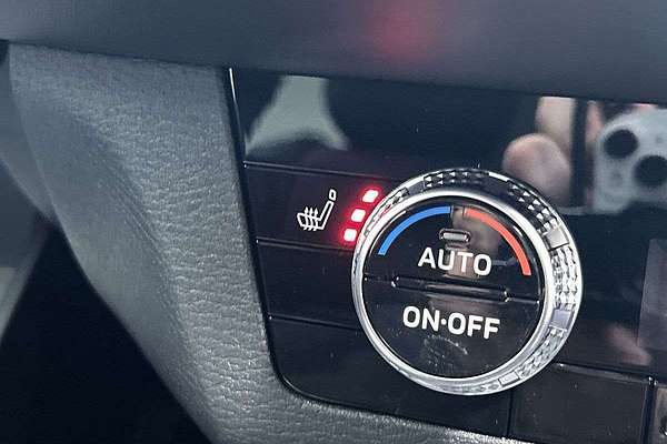 2025 Mitsubishi Outlander Aspire ZM thumb-16