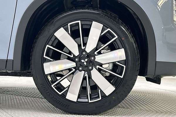 2025 Mitsubishi Outlander Aspire ZM thumb-8