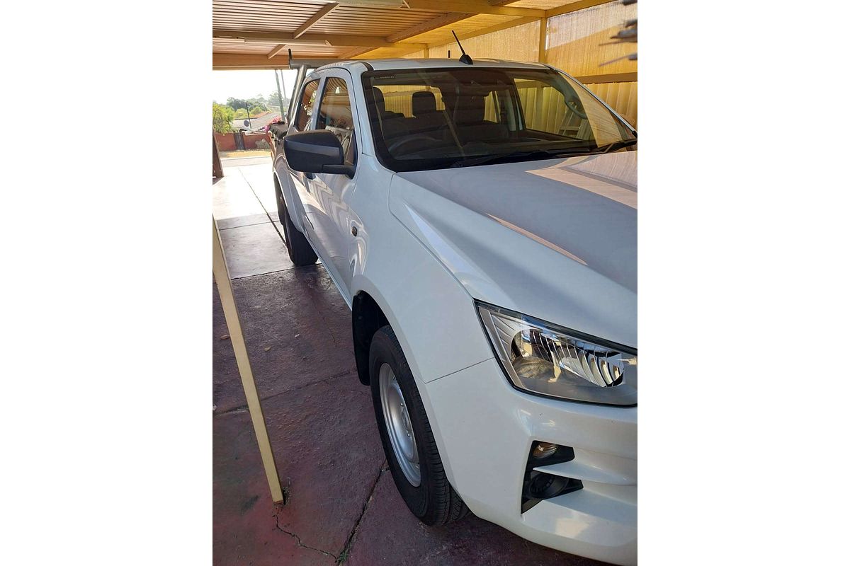 2022 Isuzu D-MAX SX High Ride  Rear Wheel Drive