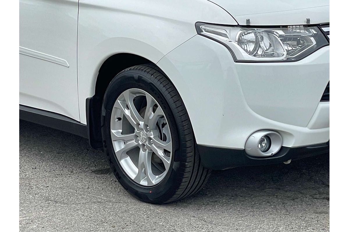 2013 Mitsubishi Outlander LS ZJ