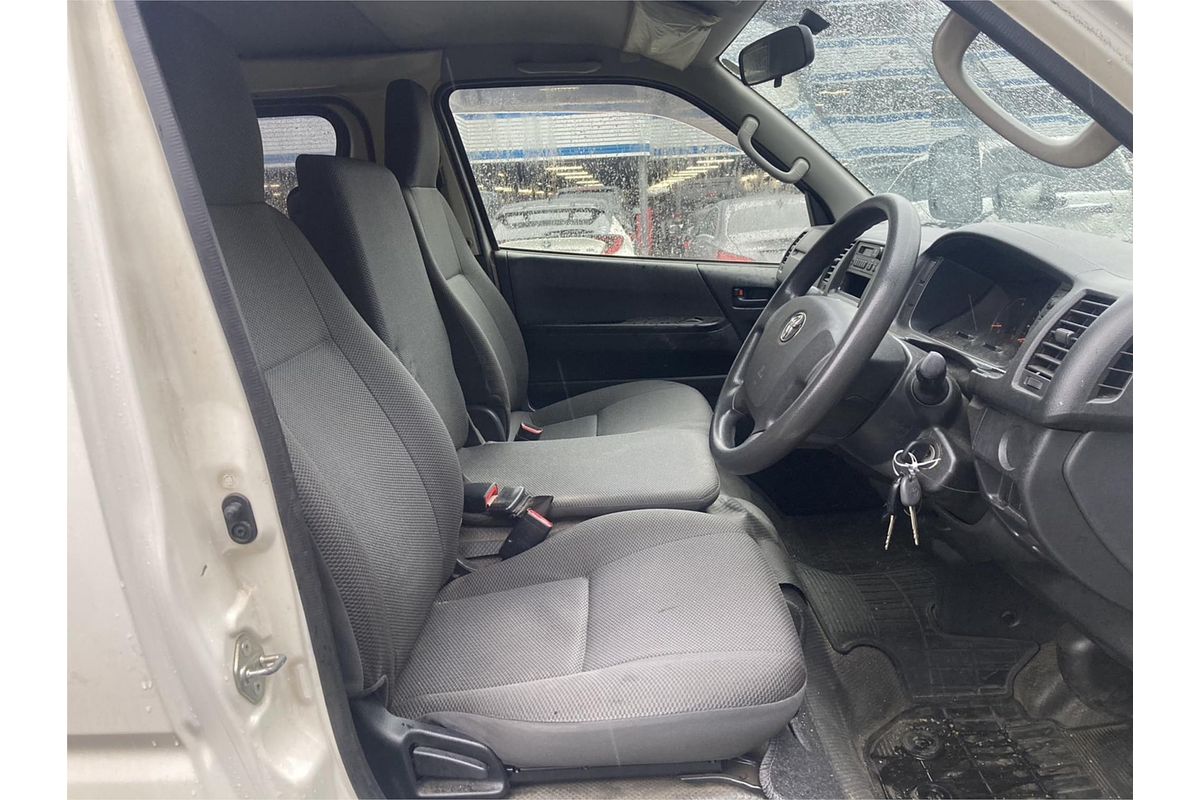 2016 Toyota Hiace DX 4WD