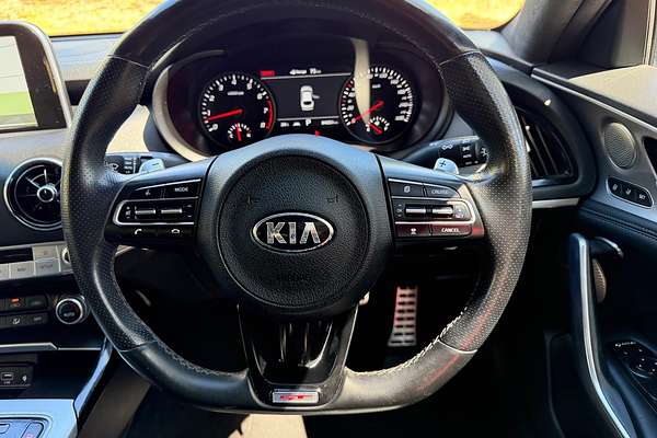2017 Kia Stinger GT CK thumb-12