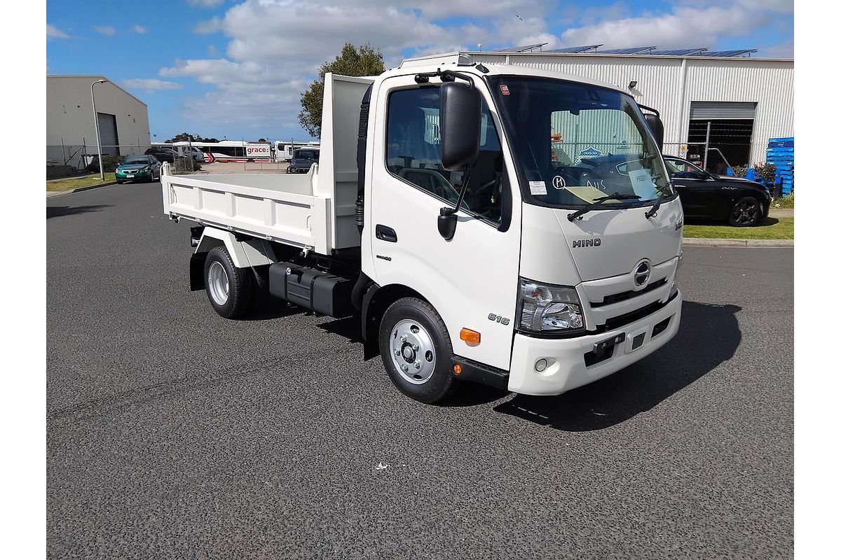 2025 Hino 616 - 300 Series