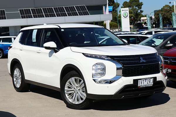 2022 Mitsubishi Outlander ES ZM