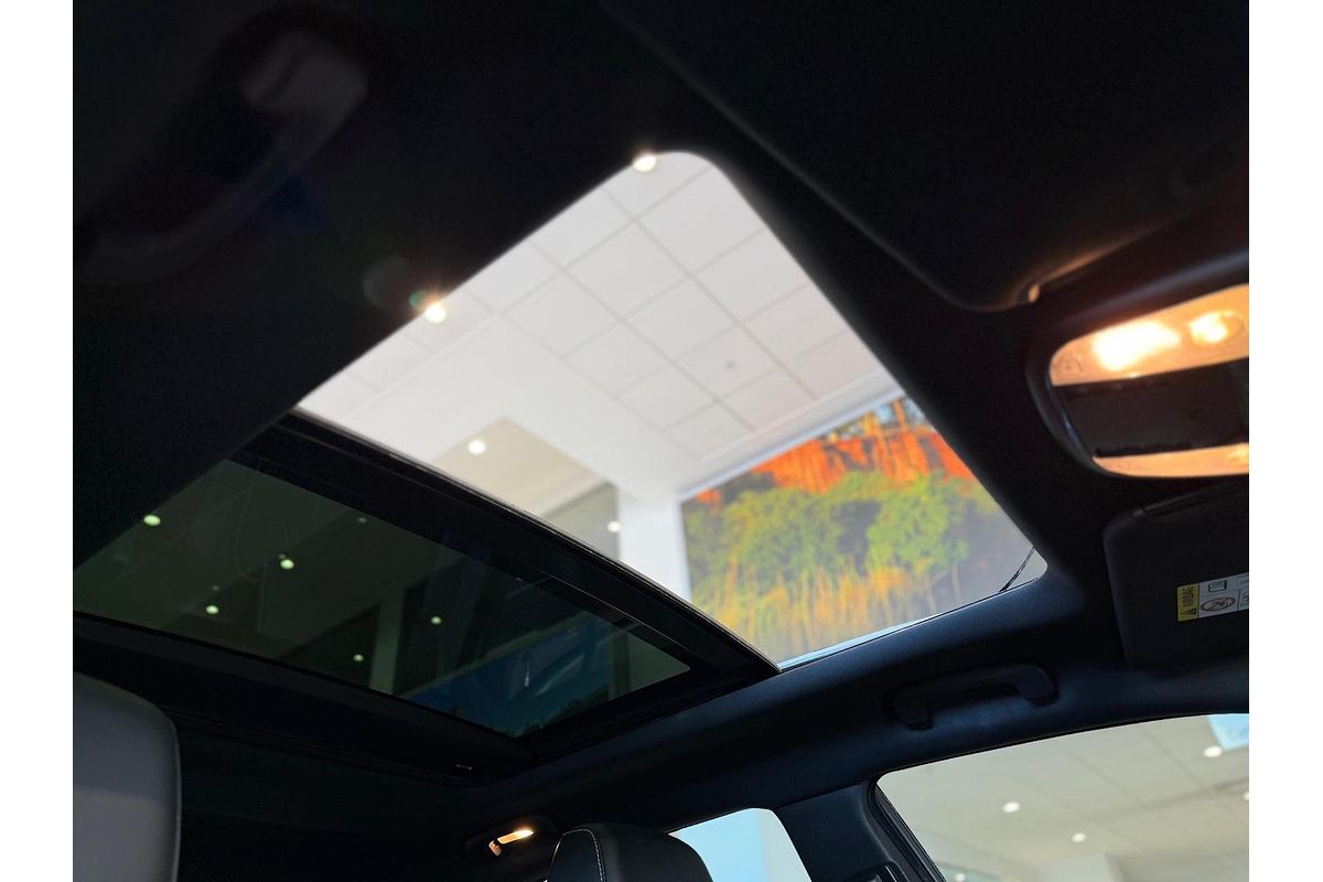 2016 Chrysler 300 SRT Hyperblack LX