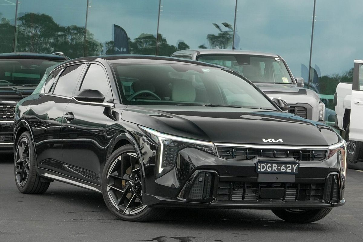 2025 Kia K4 GT-Line CL4m