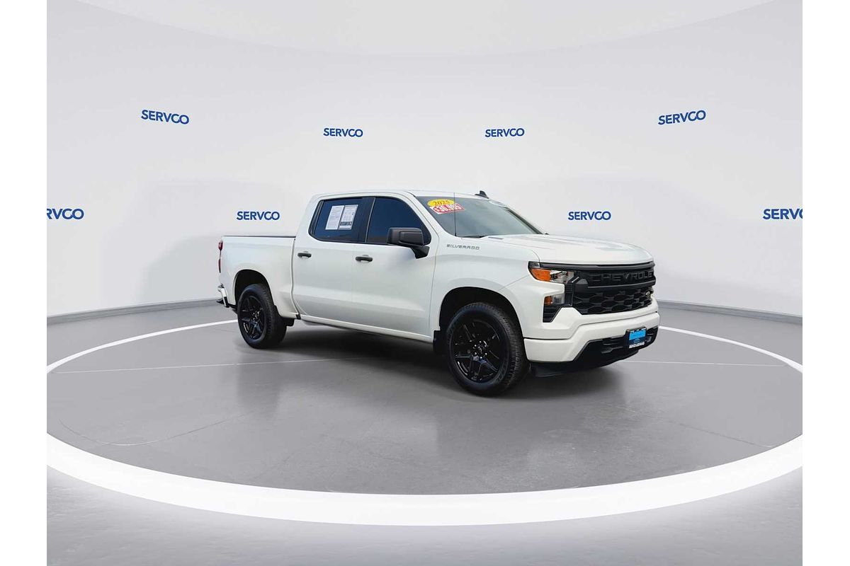 2025 Chevrolet Silverado Custom