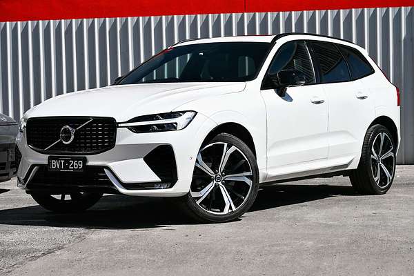 2022 Volvo XC60 B6 R-Design